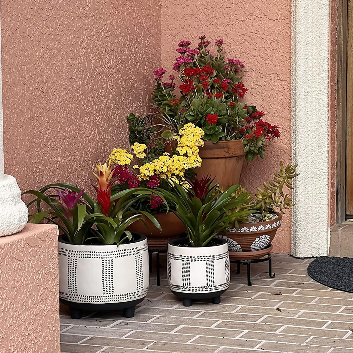 Autopromake 5 Pack floor-friendly base protects hardwood and carpet.
