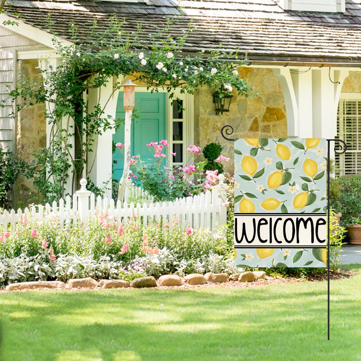 AVOIN colorlife Double-sided flag shows the lemon design clearly from both sides.