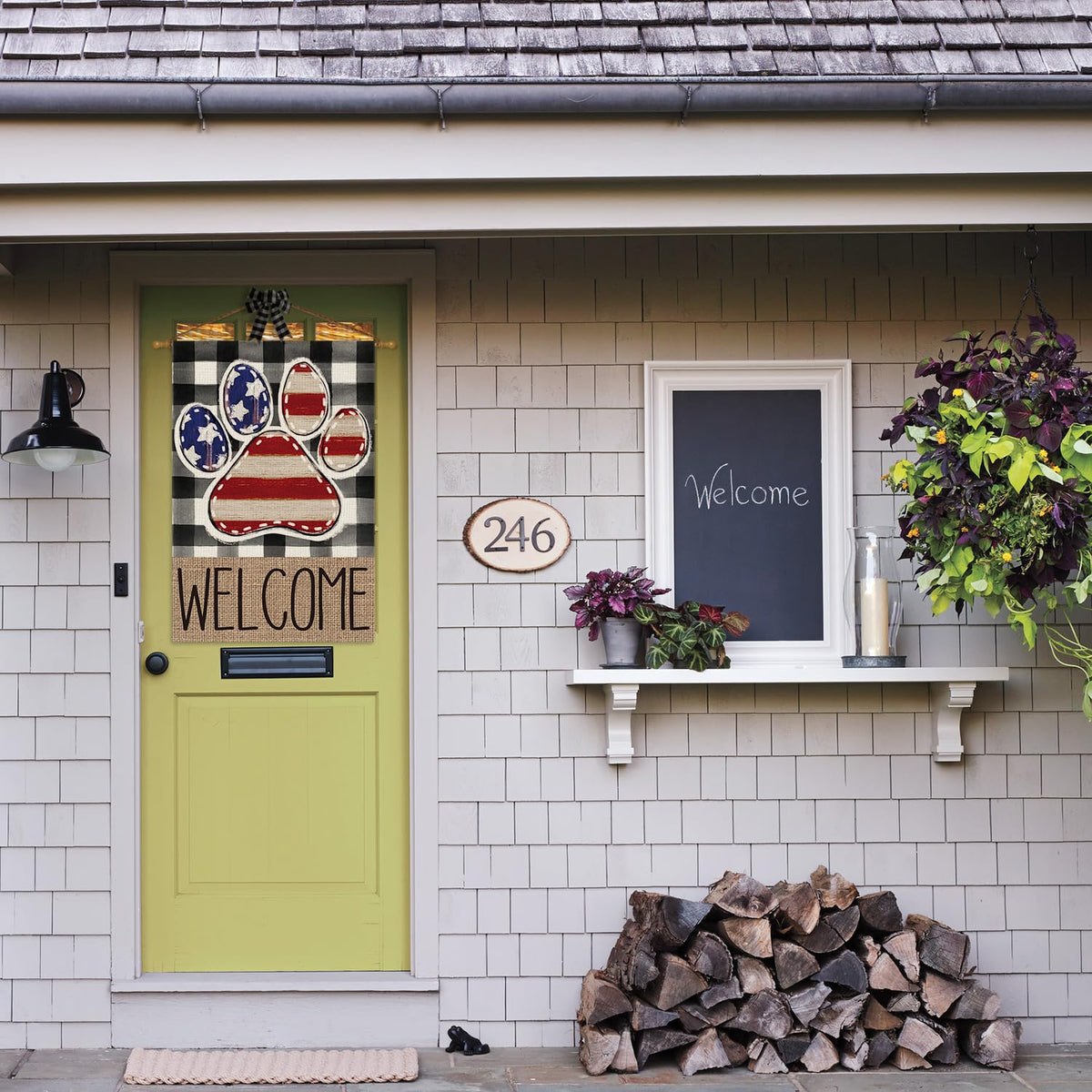 AVOIN colorlife flag sleeve top enables easy hanging on standard poles.