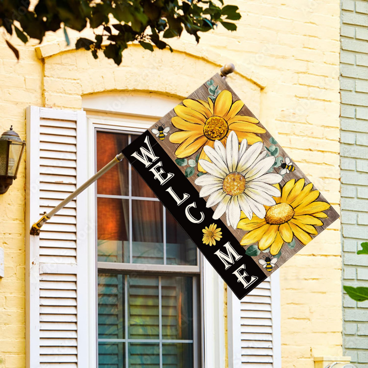 AVOIN colorlife double-sided flag offers clear visibility from both sides.