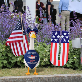 Aymolas US 250th goose outfit for a 23in lawn statue enhances patriotic charm