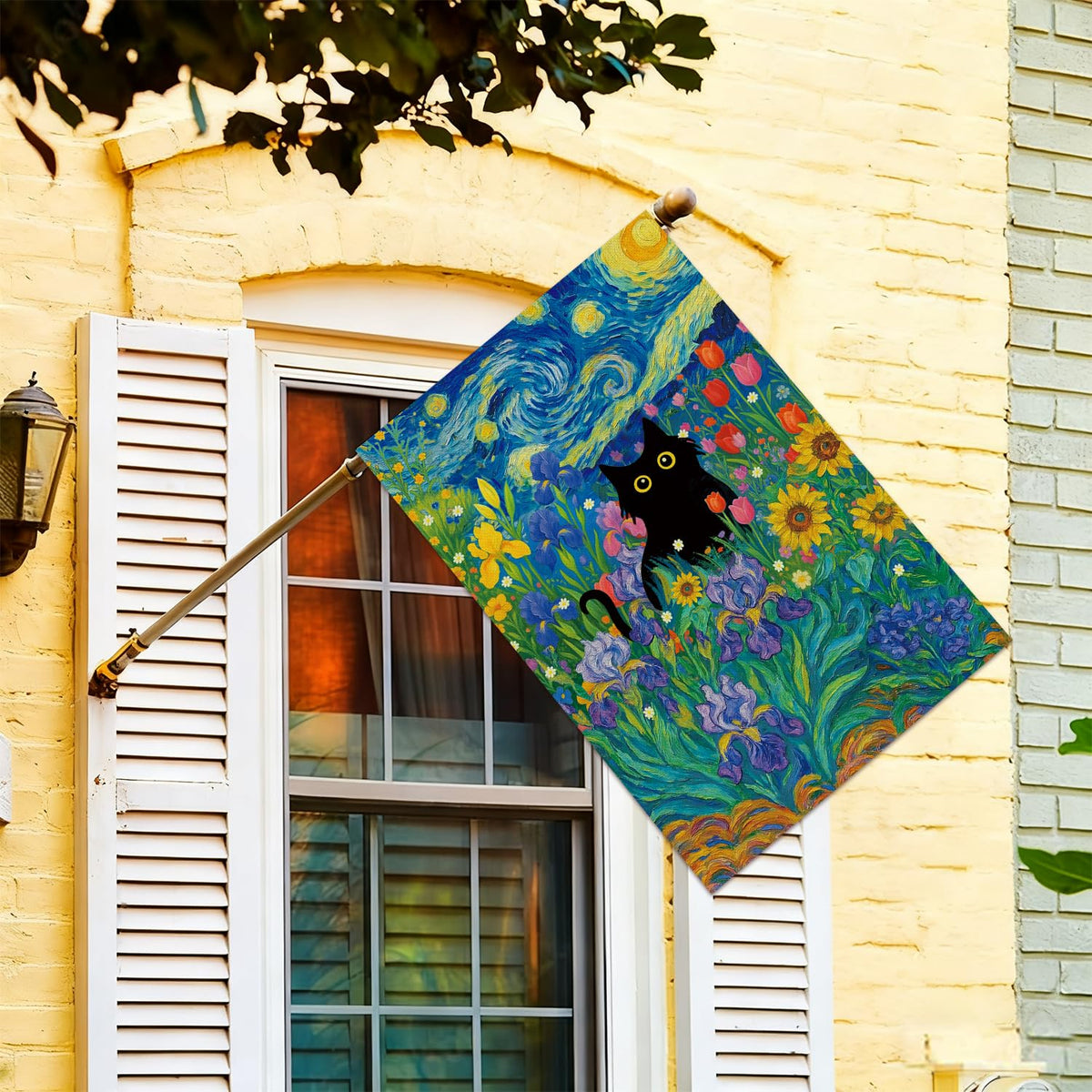 Baccessor weatherproof flag resists wind and rain.