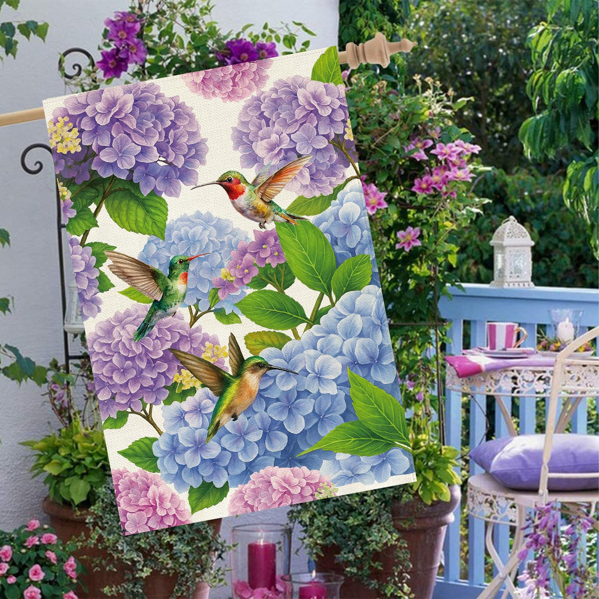 Baccessor welcome sign flag for spring and summer seasons.