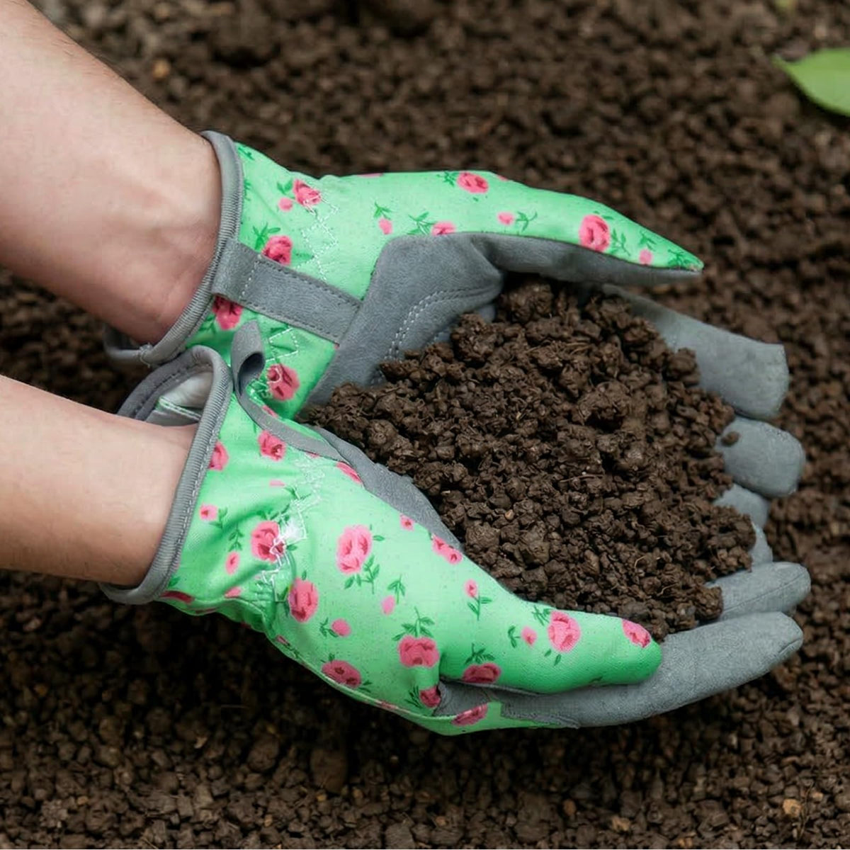 Baidast multi-purpose garden gloves suited to outdoor chores.