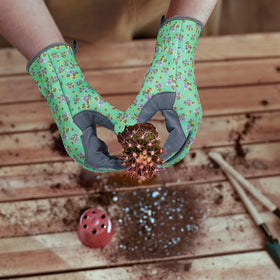 Bamllum ergonomic palm design improves grip for tool handling.