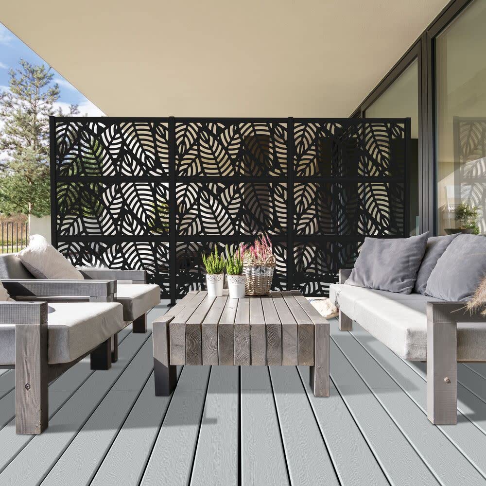 Barrette Sanibel decorative screen painted to match exterior decor.