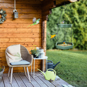 Bathth easy-install hanging feeder for fast setup outside