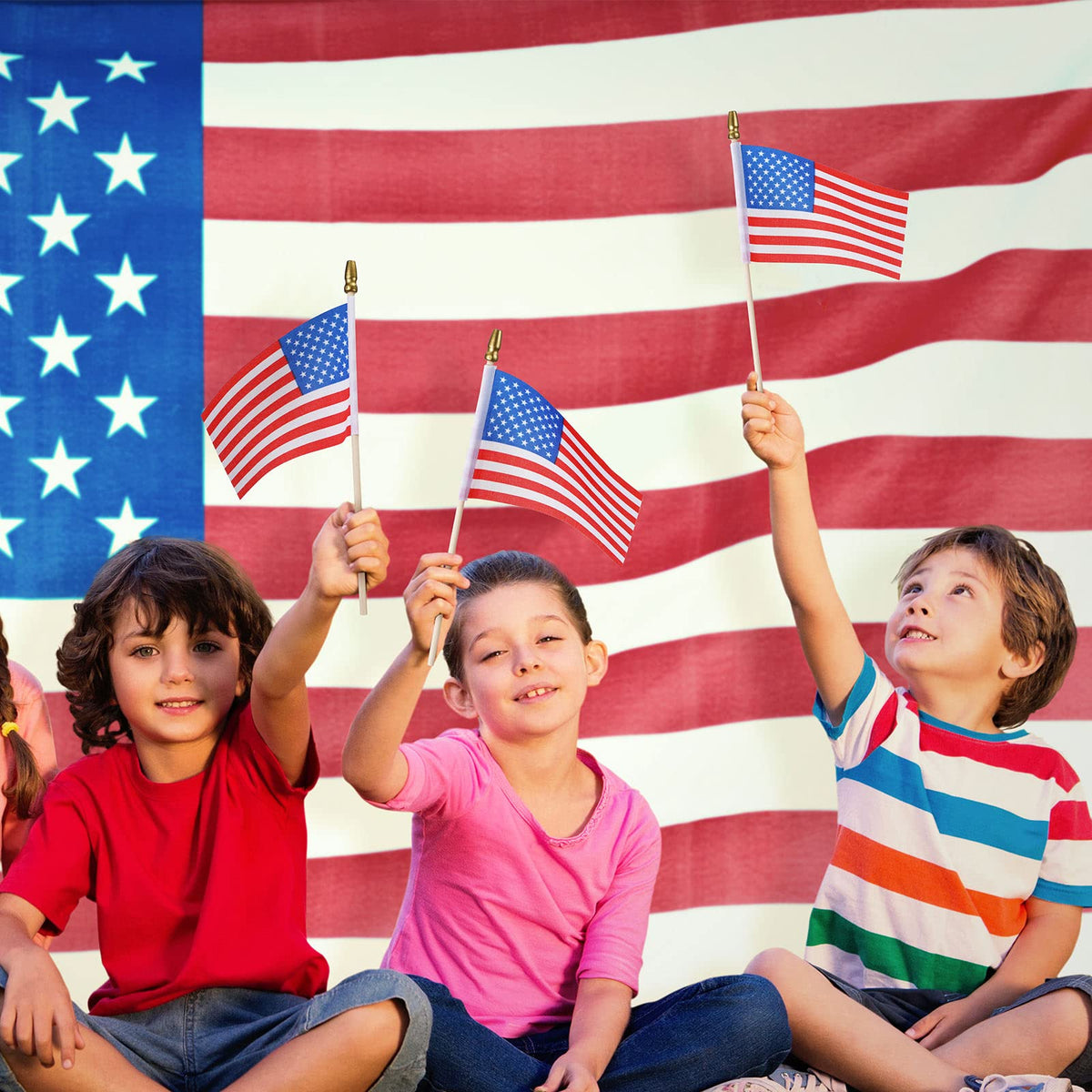 Batiyeer mini American flags on wooden 10-inch poles