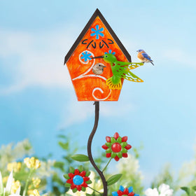 BAYN easy-assembly birdhouse stake for quick setup.