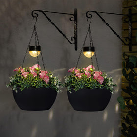BAYN elevated base helps prevent over-watering during rain.