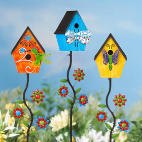 BAYN five-prong base ensures stable installation in soil.