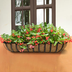 BeapTcely deck railing planter with easy installation on any railing.