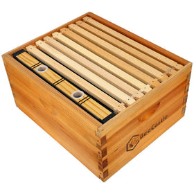 BeeCastle easy-clean disassembled feeder for simple maintenance.