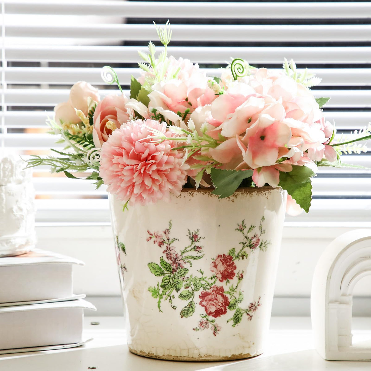 Beeveer ice-glazed planter showcases green floral pattern, ideal for vintage-inspired living spaces.