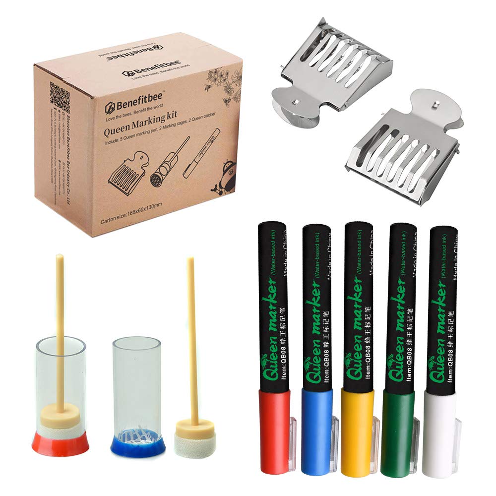 BenefitBee queen marking bottles in a four-pack for color-coded queen identification