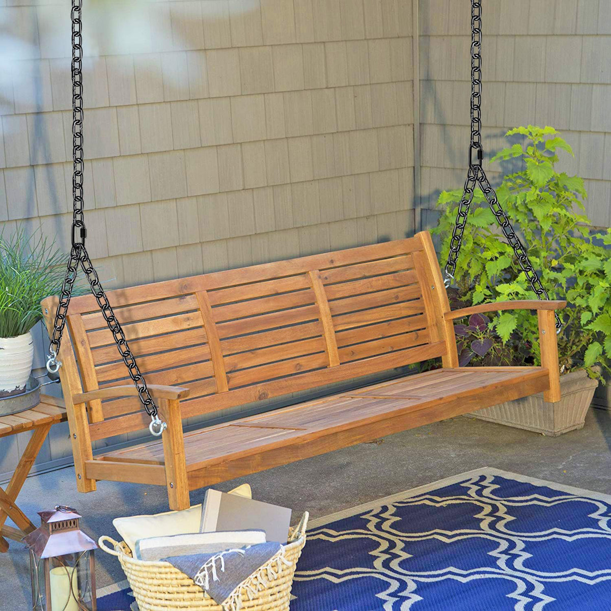 BeneLabel silent hangers reduce friction for quiet swinging.