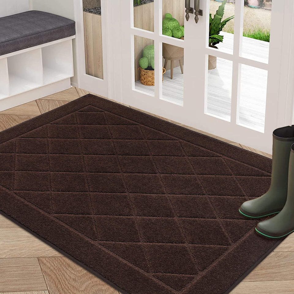 BEQHAUSE dirt-trapper door mat front view traps moisture and dirt at the entry.