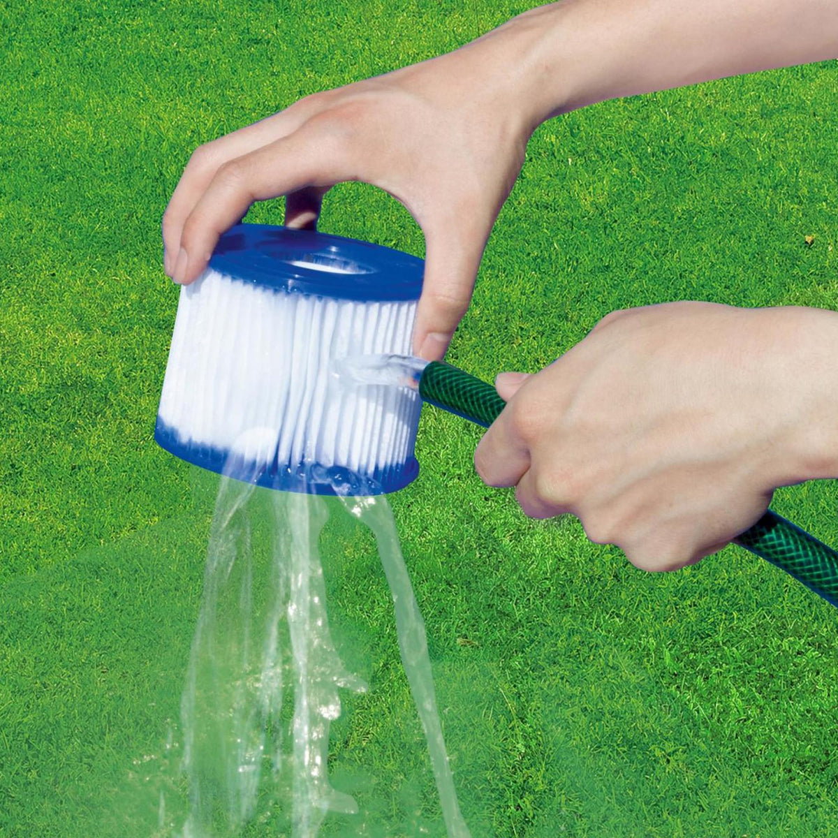Bestway SaluSpa VI two-pack with insert card highlights easy replacement.