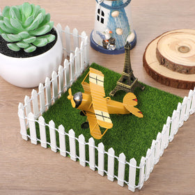 Bewudy craft display fence for succulent arrangement.