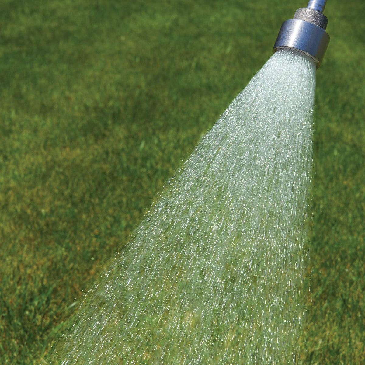 Bilal aluminium alloy watering nozzle reduces weight and resists rust for outdoor use.
