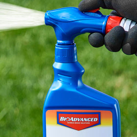 BioAdvanced 8000-sq-ft-coverage image shows large lawn reach.