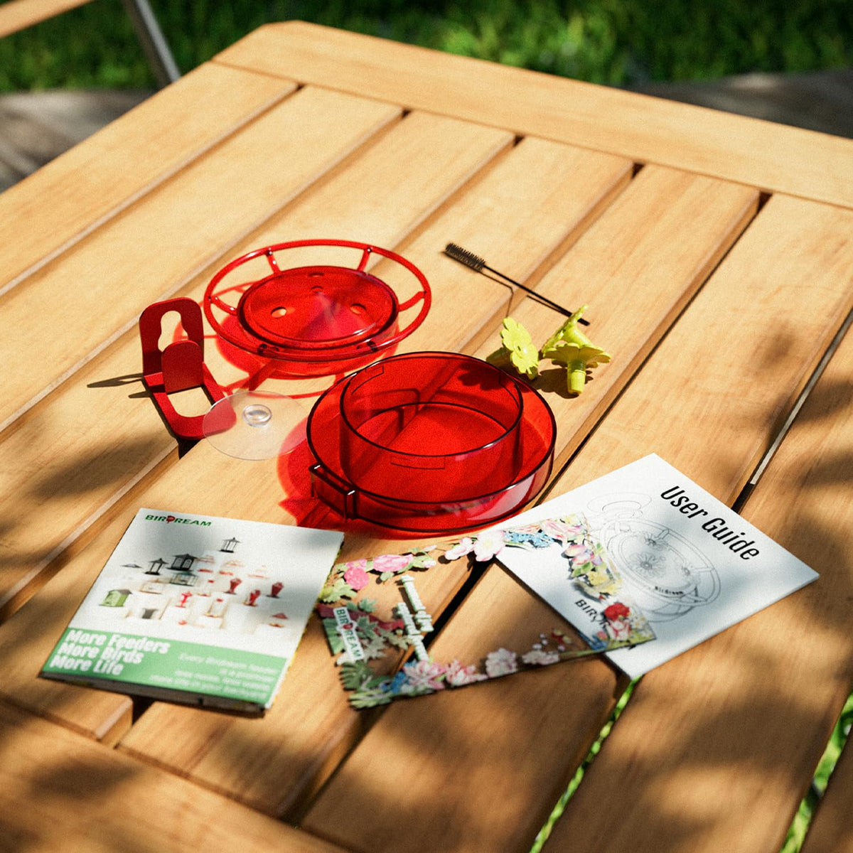 Compact 5oz nectar reservoir ideal for daily use and easy refills.