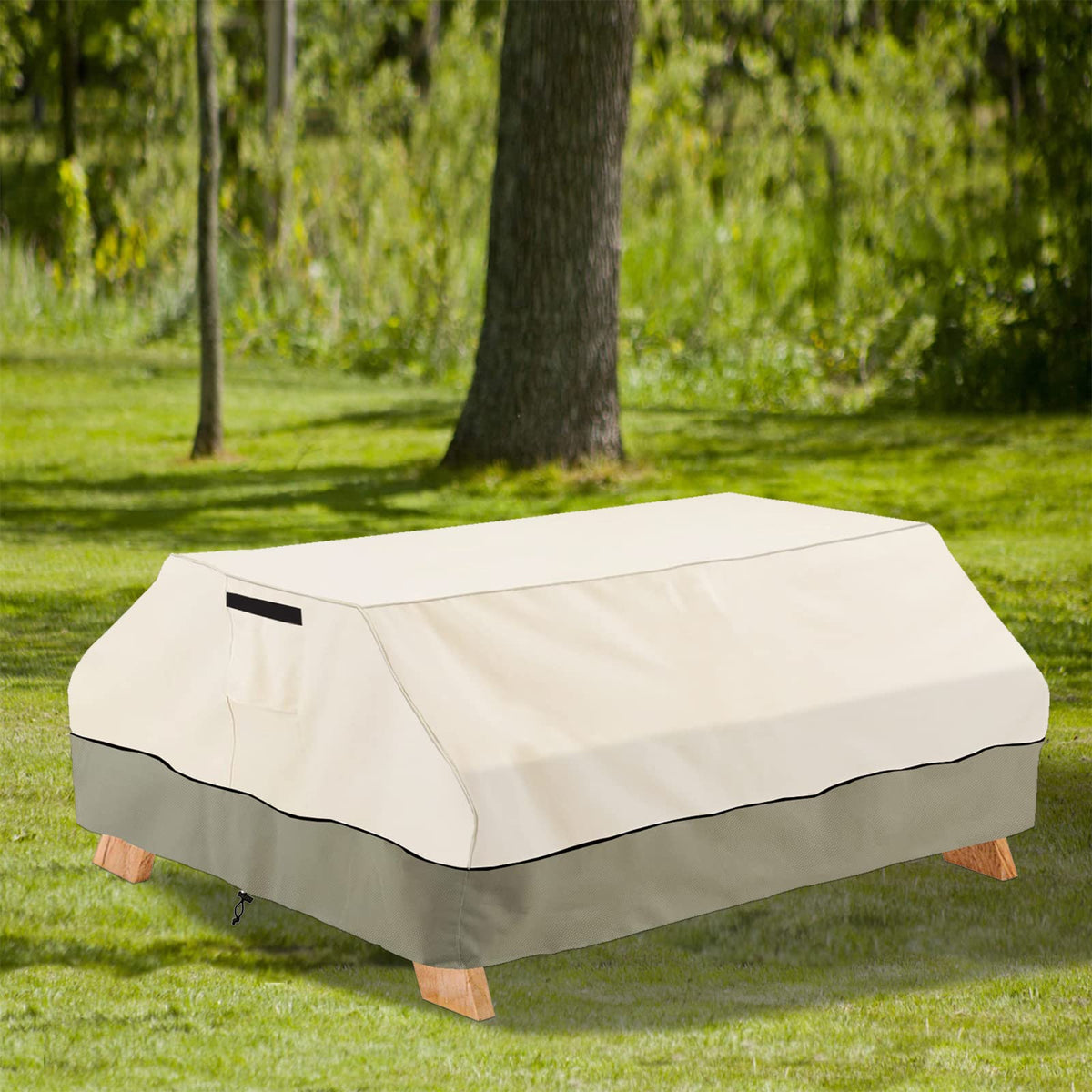 Bitubi windproof buckles and drawstrings secure the cover.
