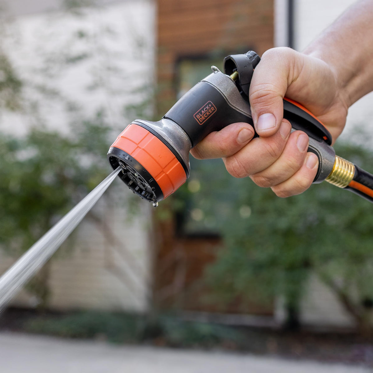 Black + Decker Dial 7 flat pattern nozzle for flat spray and quick washing.