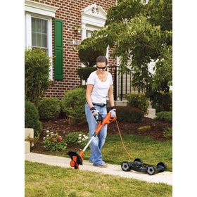 Easy 3-in-1 conversion shown for BLACK+DECKER MTE912 on small yards.