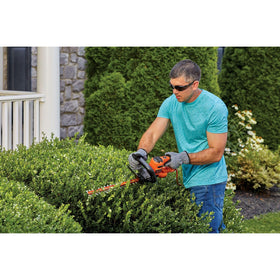 BLACK+DECKER BEHT100 lightweight tool reduces fatigue during long trimming sessions