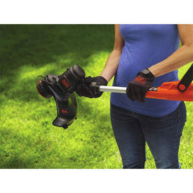 BLACK+DECKER ST8600 shows adjustable height handles for comfortable extended trimming.