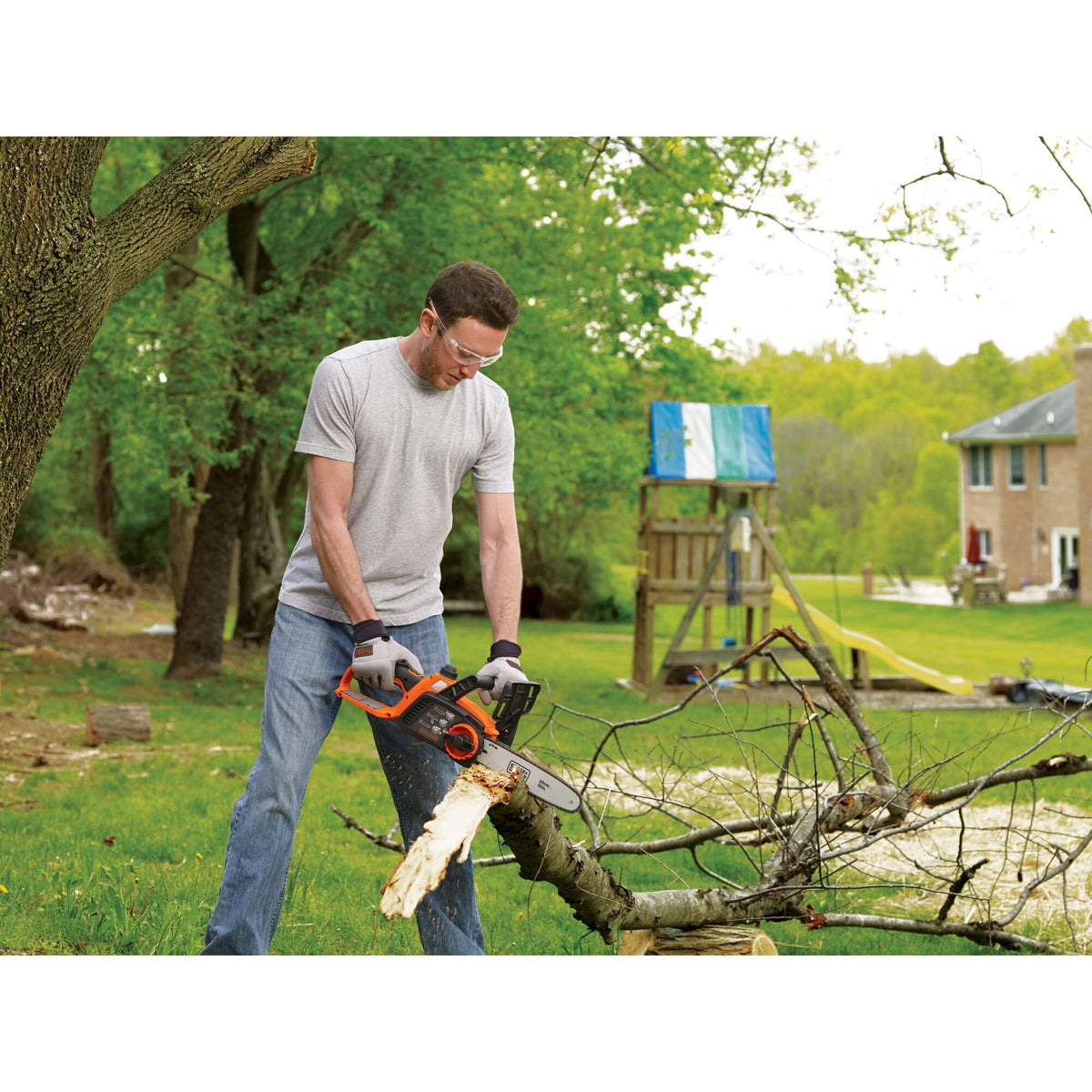 BLACK+DECKER LCS1020 compact-storage-friendly design fits in small sheds.