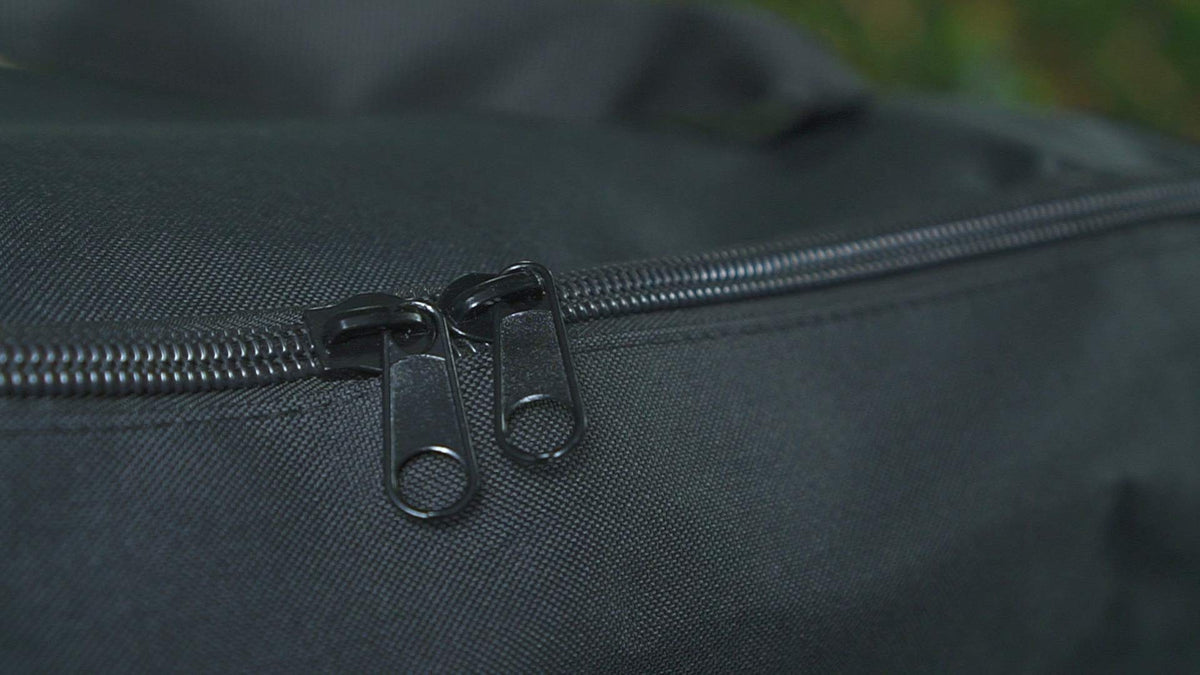 BLACKSTONE 17-inch griddle carry bag strap closeup highlighting heavy duty stitching