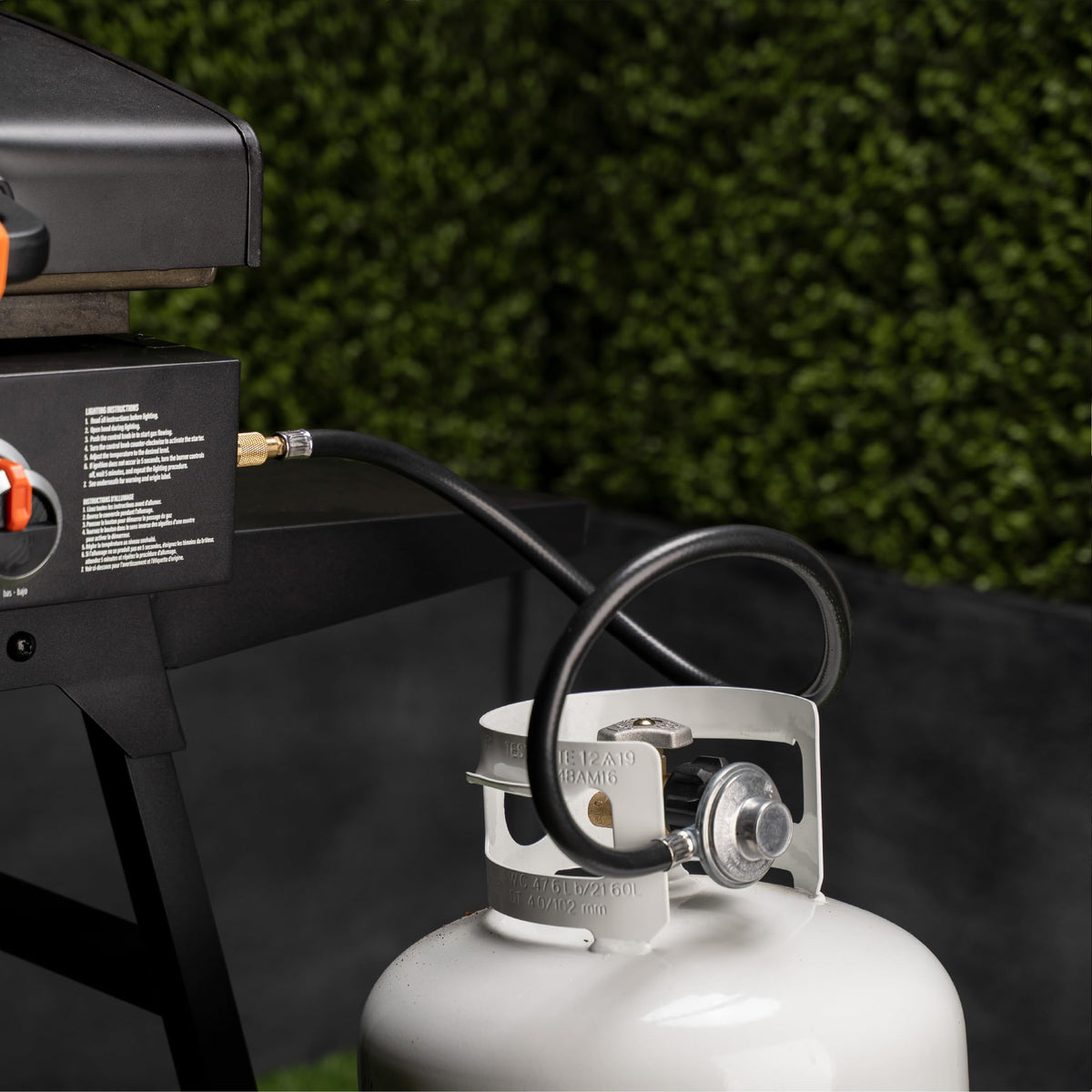 Blackstone 5471 3-foot hose setup demonstrates flexible placement for bulk propane