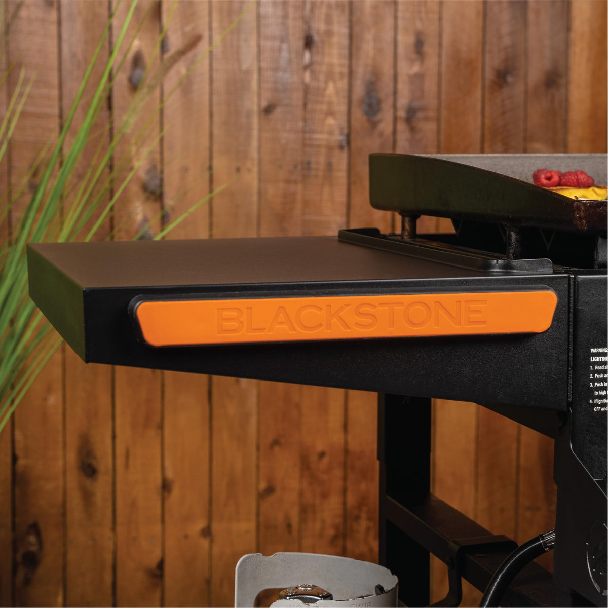 BLACKSTONE 5609 durable magnetic hold on metal surfaces for tools and beverages.
