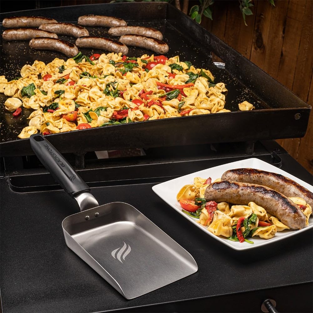 Blackstone burger press nonstick surface enables quick cleaning after cooking.