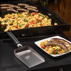 Blackstone burger press nonstick surface enables quick cleaning after cooking.