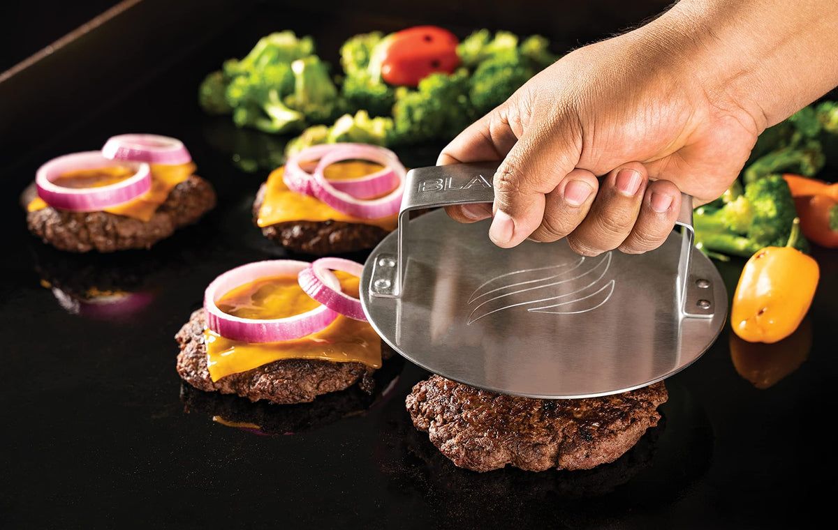 Blackstone hamburger kit basting cover seals juices for juicy, tender burgers