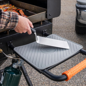 BLACKSTONE mat withstands high heat and keeps tools off prep surface