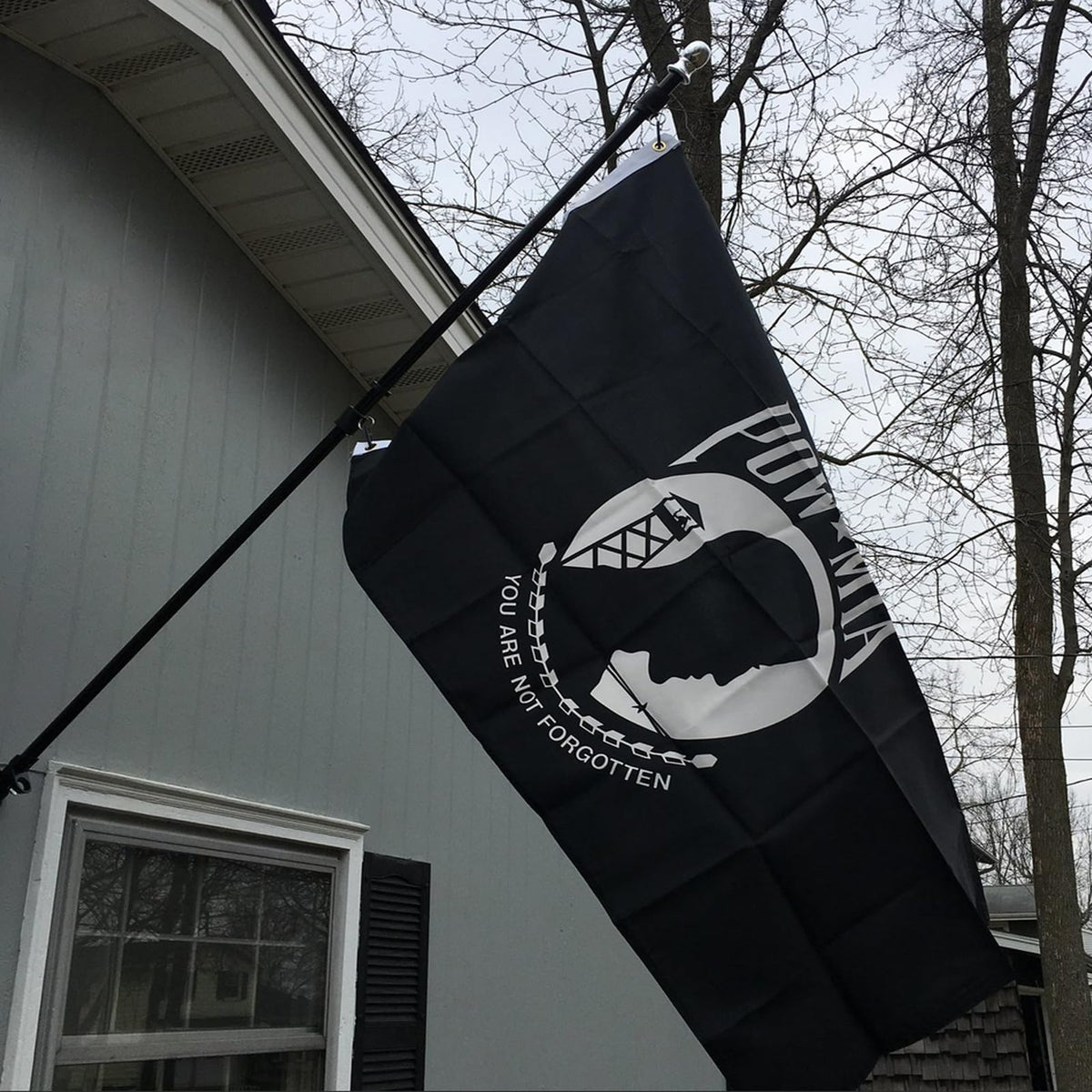 Bleshope Mia flag 3x5 with reinforced stitching for durability