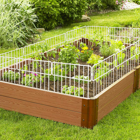 Blingluck weather-ready setup maintains yard edge protection year-round.