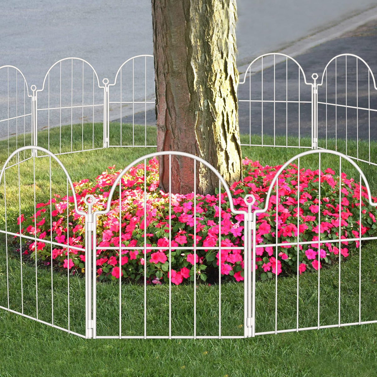 Blingluck rustproof fencing withstands wind and sun exposure.