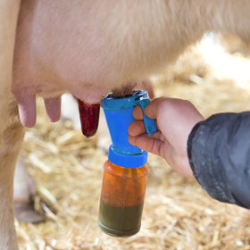 Blisstime teat dip cup blue on-farm use with belt clip