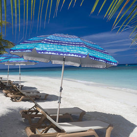 Blissun fiberglass frame delivers durability for many beach days.