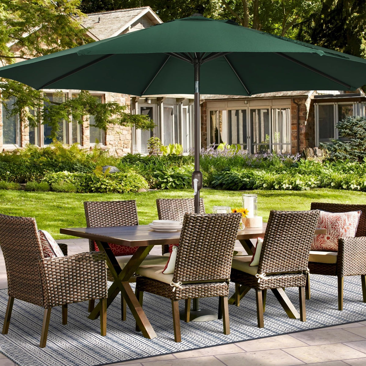 Blissun strap-closure canopy facilitates quick storage when not in use.