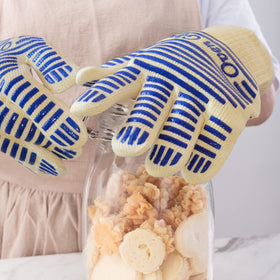 BLUESTEER machine-washable oven gloves maintain insulation after washing.