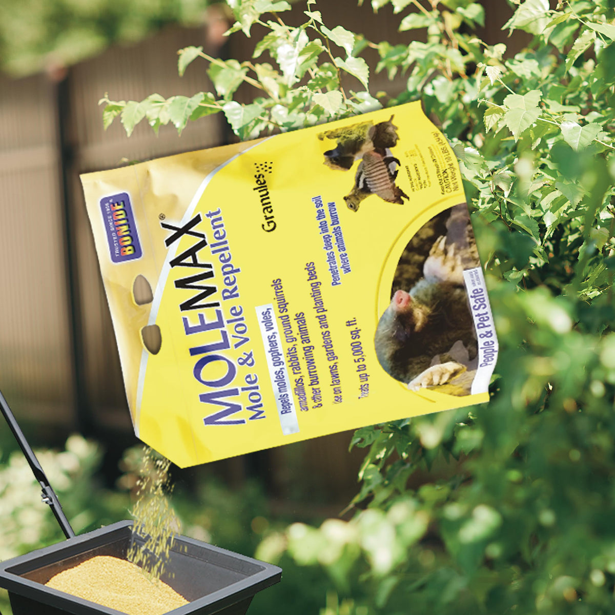 Bonide MOLEMAX ready-to-use formula simplifies application for lawns, gardens, and flower beds.
