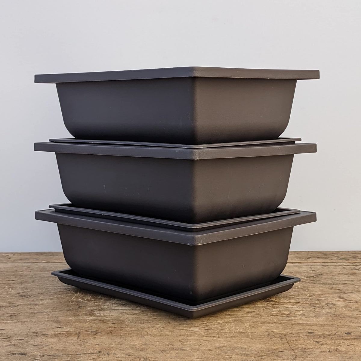 Bonsai Outlet stackable pot design eases transport and storage.