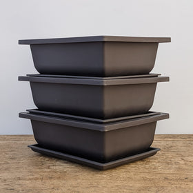 Bonsai Outlet stackable pot design eases transport and storage.
