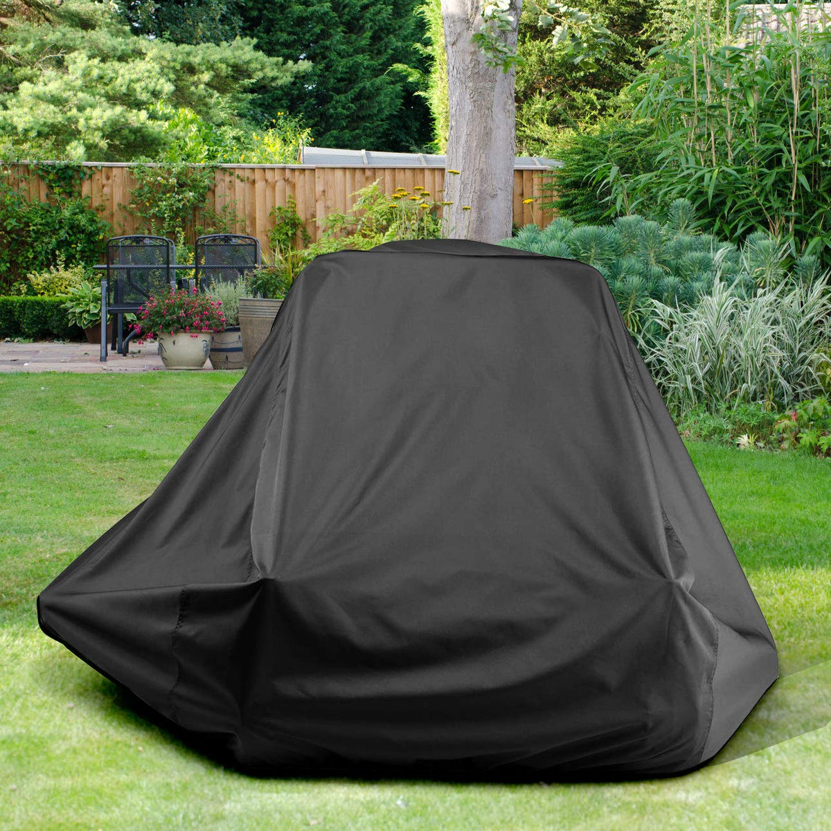 BoomBa 600D-polyester close-up emphasizes durable Oxford fabric quality.